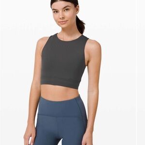 Lululemon Hottie Hot  Cropped Top Women's pit to pit is 15 in Size 2